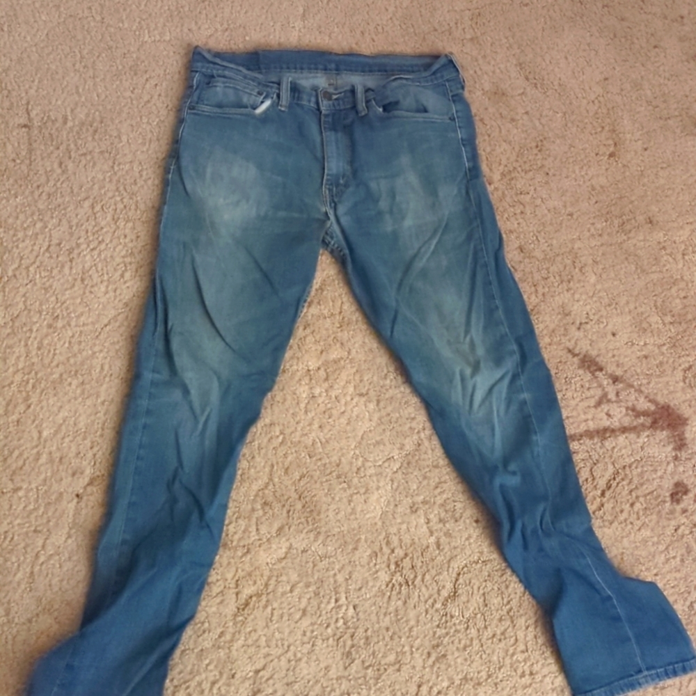 These are Levi's blue jeans 34- 30. Used but still in good condition.lil wrinkle